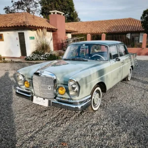 Mercedes-Benz 220 S | 1965